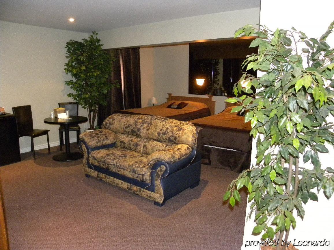 Et Le Chateauguay Hotel