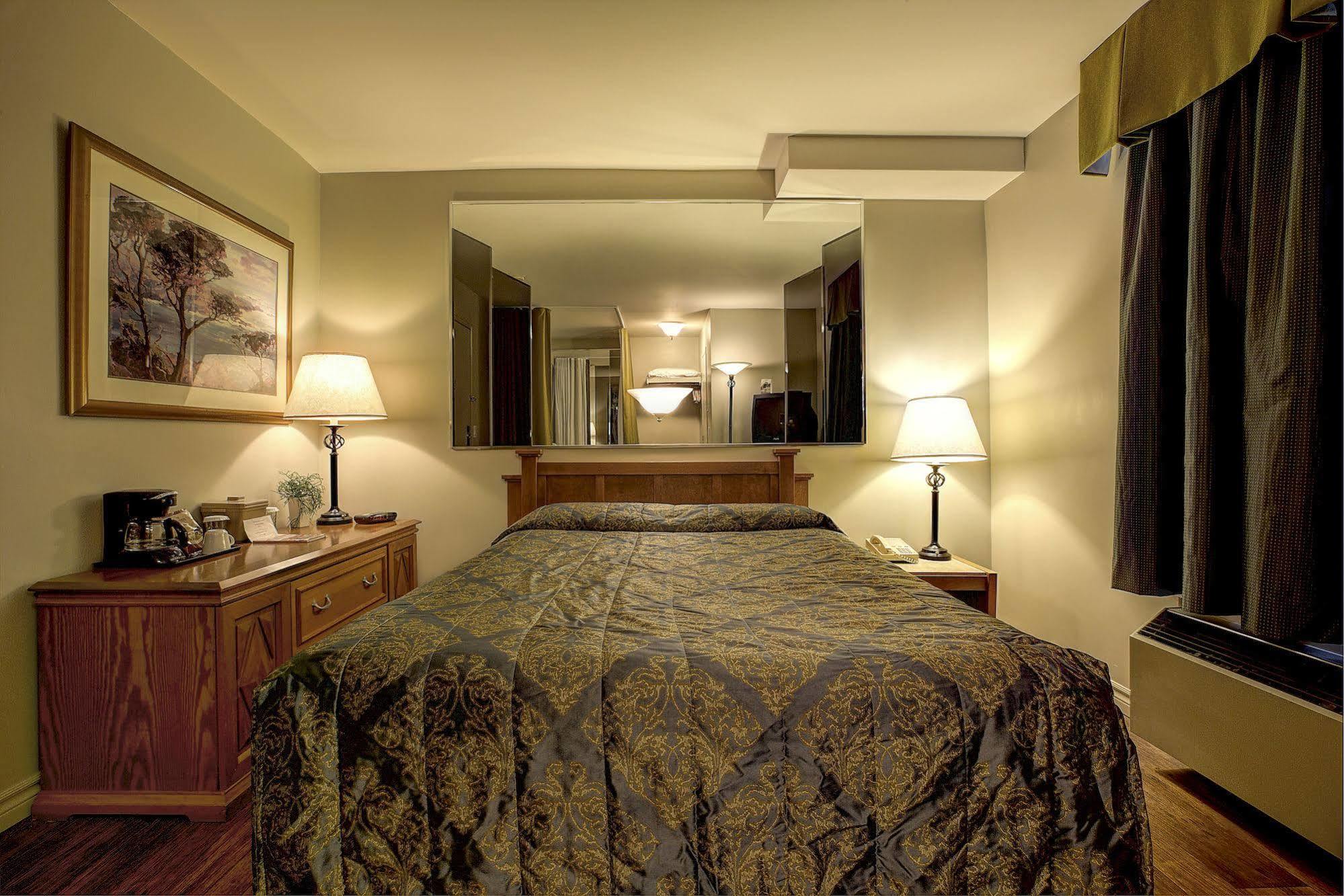 Et Le Chateauguay Hotel 3*